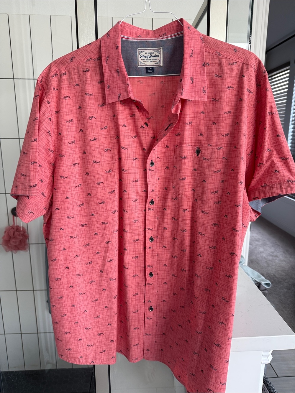 Short-Sleeve Button-Down Shirt in Coral with Subtle Print